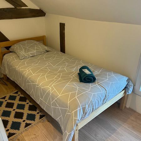 Au Bouquet Troyen - Wifi - Calme Et Tranquillite Troyes Exterior foto
