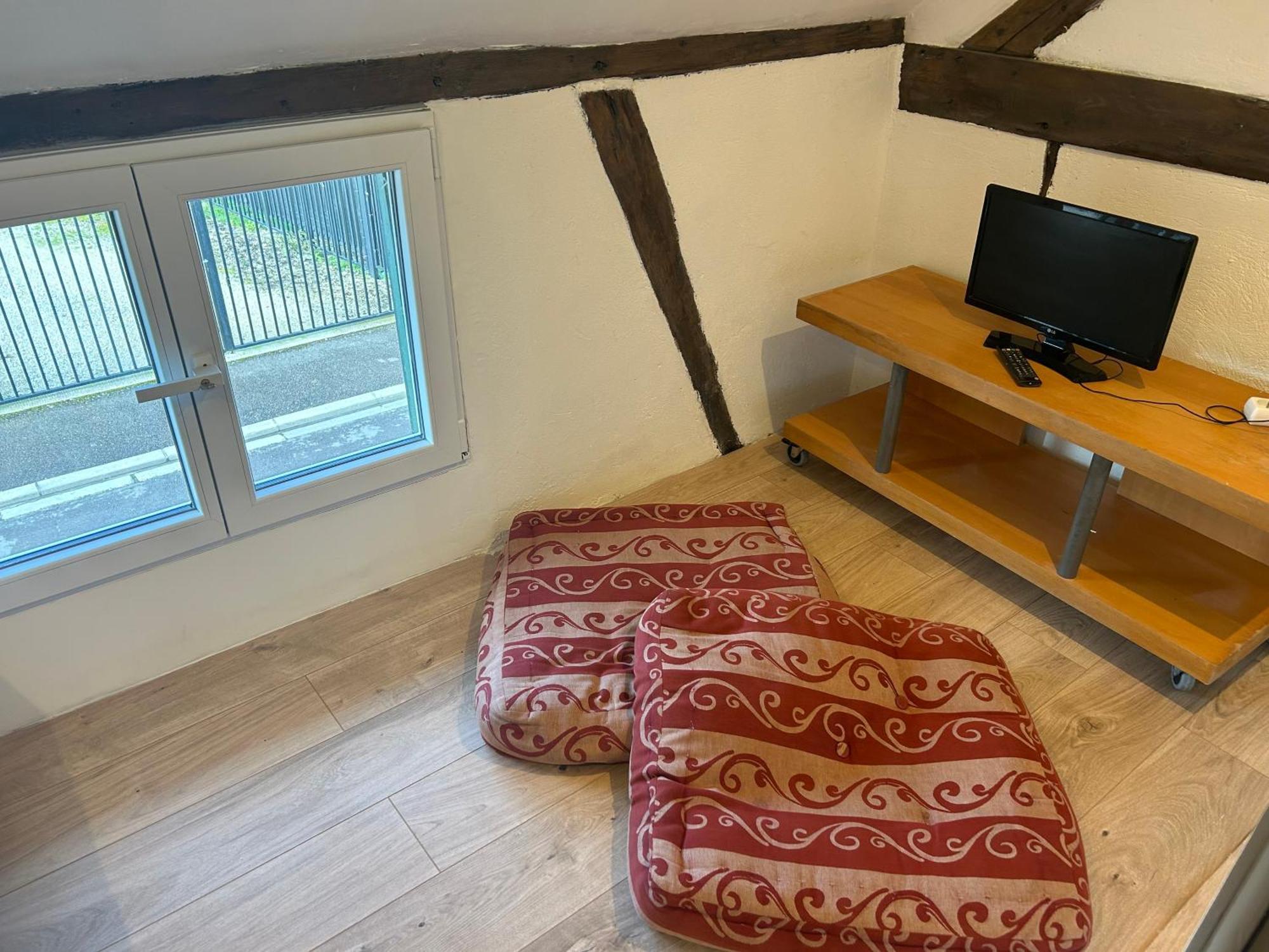 Au Bouquet Troyen - Wifi - Calme Et Tranquillite Troyes Exterior foto